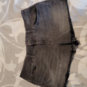 Black Universal Thread Cut-off Jean Shorts